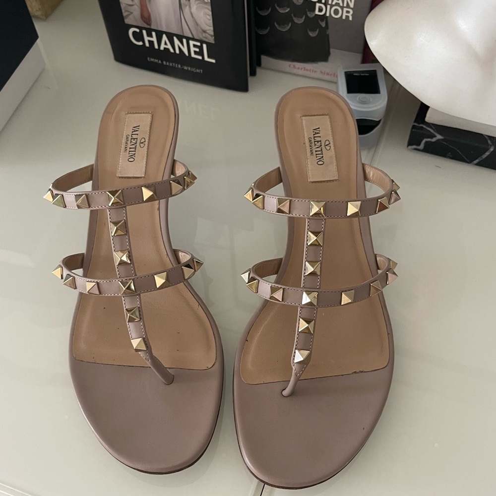 Valentino Garavani
50 mm Rockstud sandals